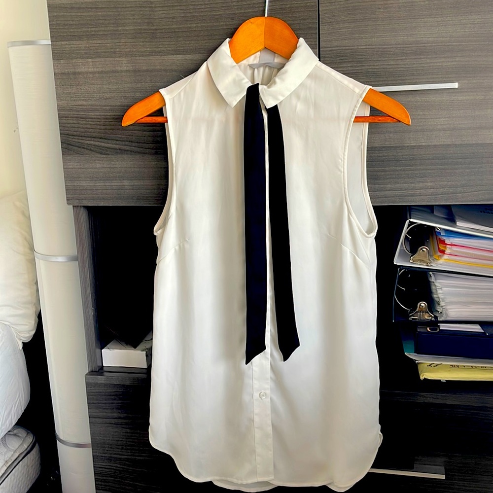 H&M blouse . White /beige . Size 6